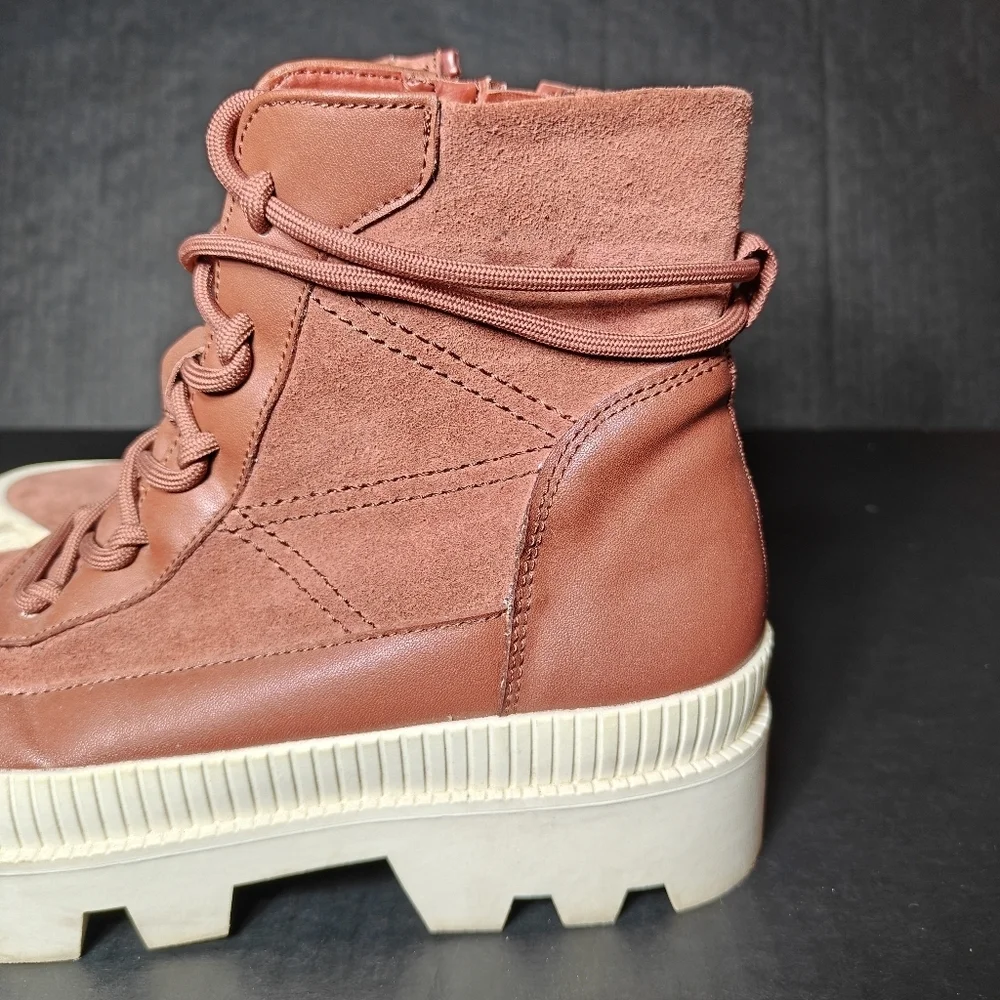 Gianni Bini Wander Lust Lug Sole Platform Bootie Cinnamon Suede LaceUp Zipper 9M